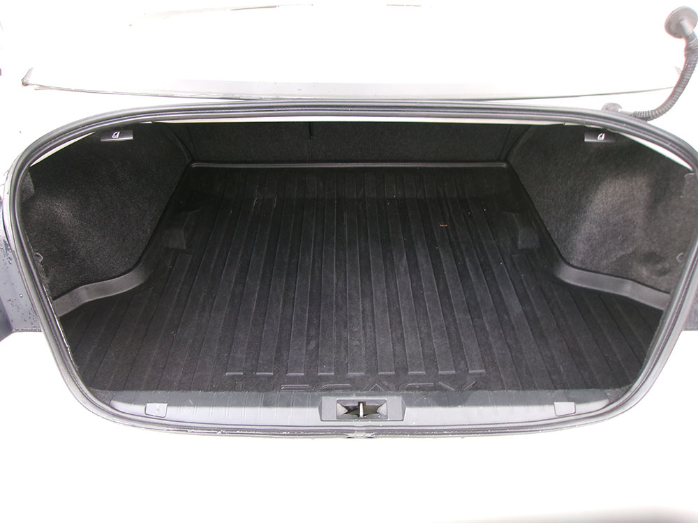 
								SUBARU LEGACY PREMIUM full									