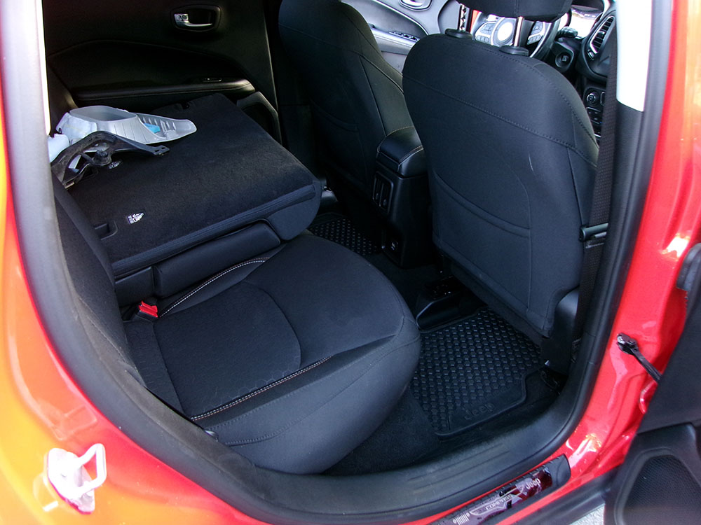 
								JEEP COMPASS SPORT full									