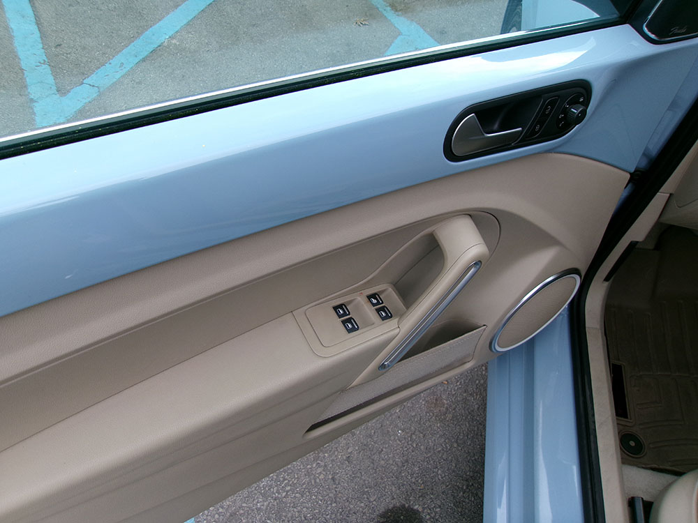 
								VOLKSWAGEN BEETLE full									