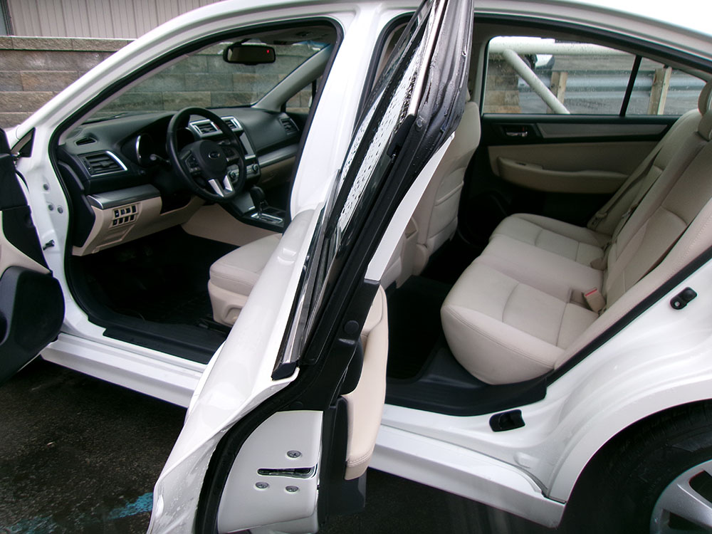 
								SUBARU LEGACY PREMIUM full									