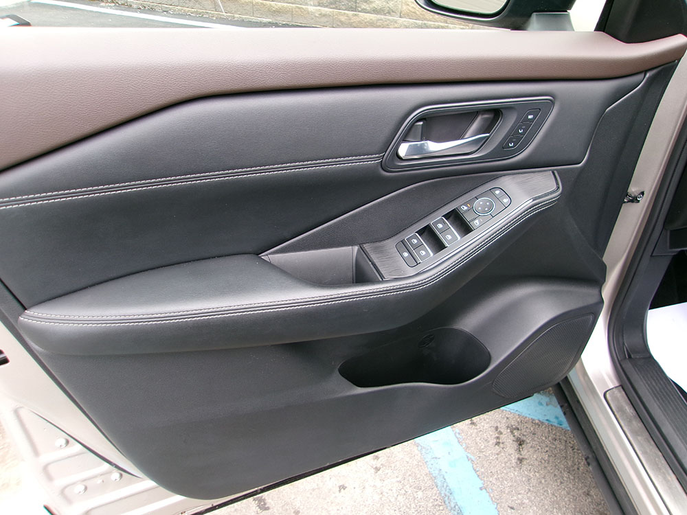 
								NISSAN ROGUE SL full									