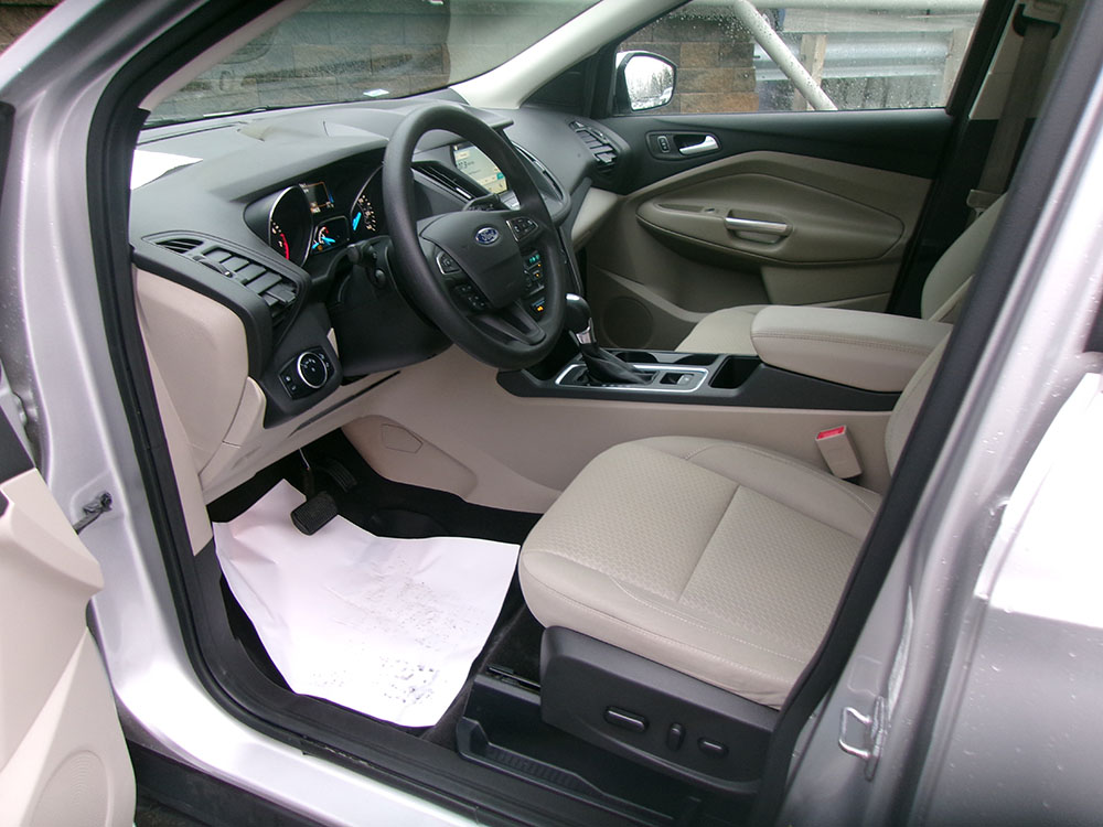 
								FORD ESCAPE SE full									