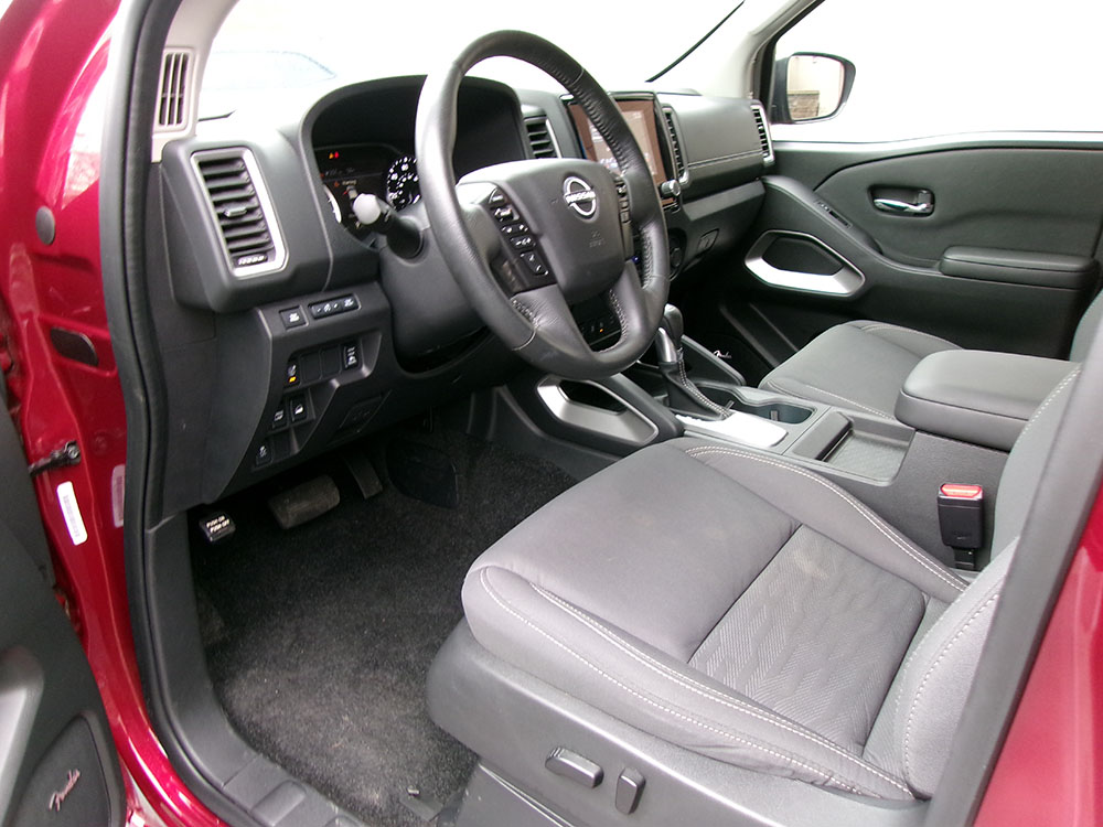 
								NISSAN FRONTIER SV LONG BED CREW CAB full									