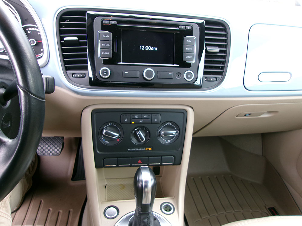 
								VOLKSWAGEN BEETLE full									