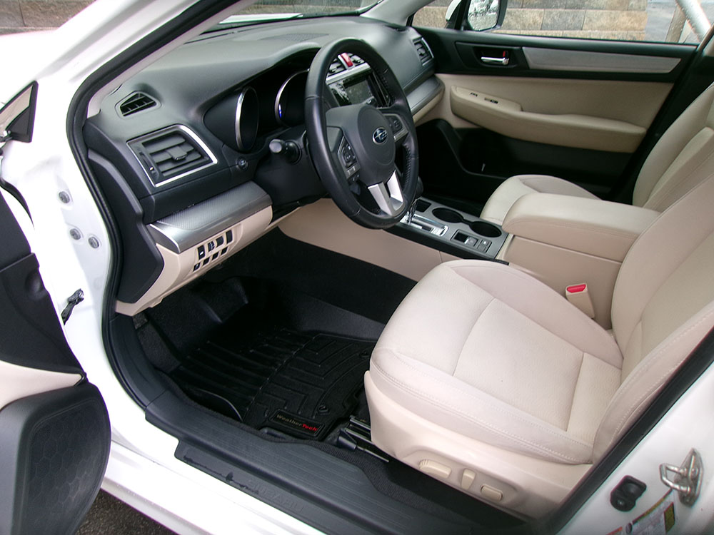 
								SUBARU LEGACY PREMIUM full									