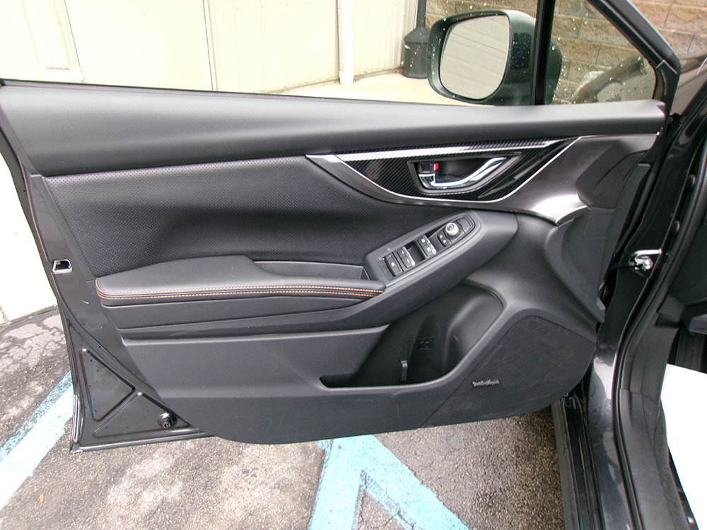 
								SUBARU CROSSTREK LIMITED full									