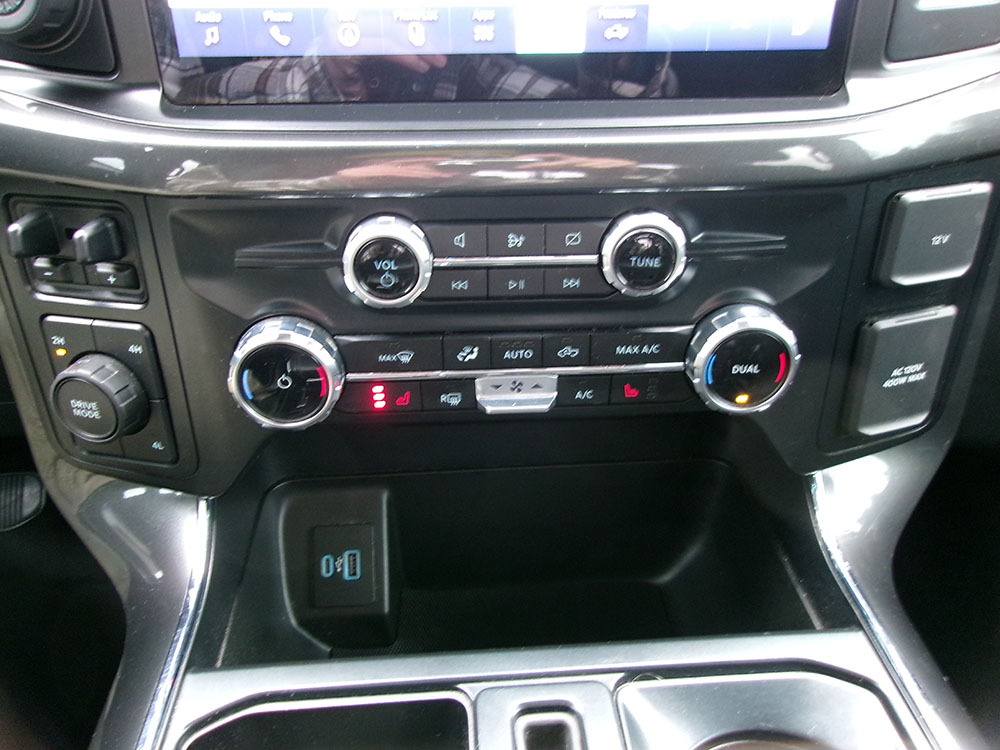 
								FORD F-150 SPORT SUPER CREW CAB full									