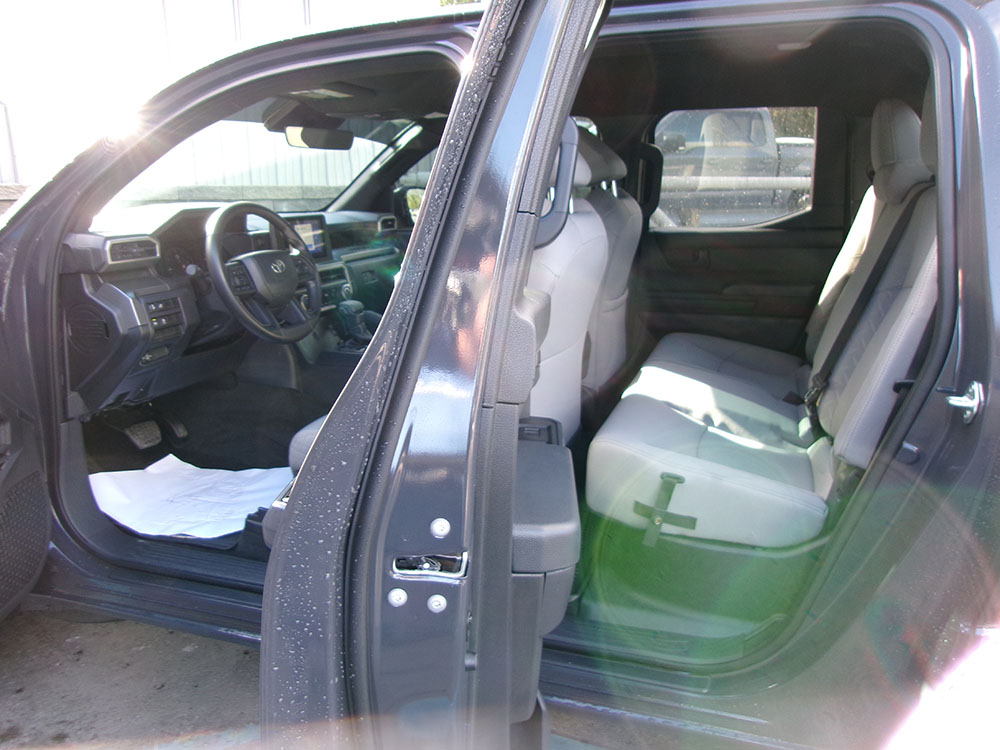 
								TOYOTA TACOMA CREW CAB full									