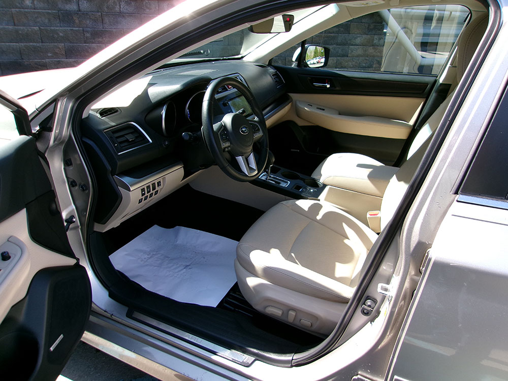 
								SUBARU LEGACY LIMITED full									