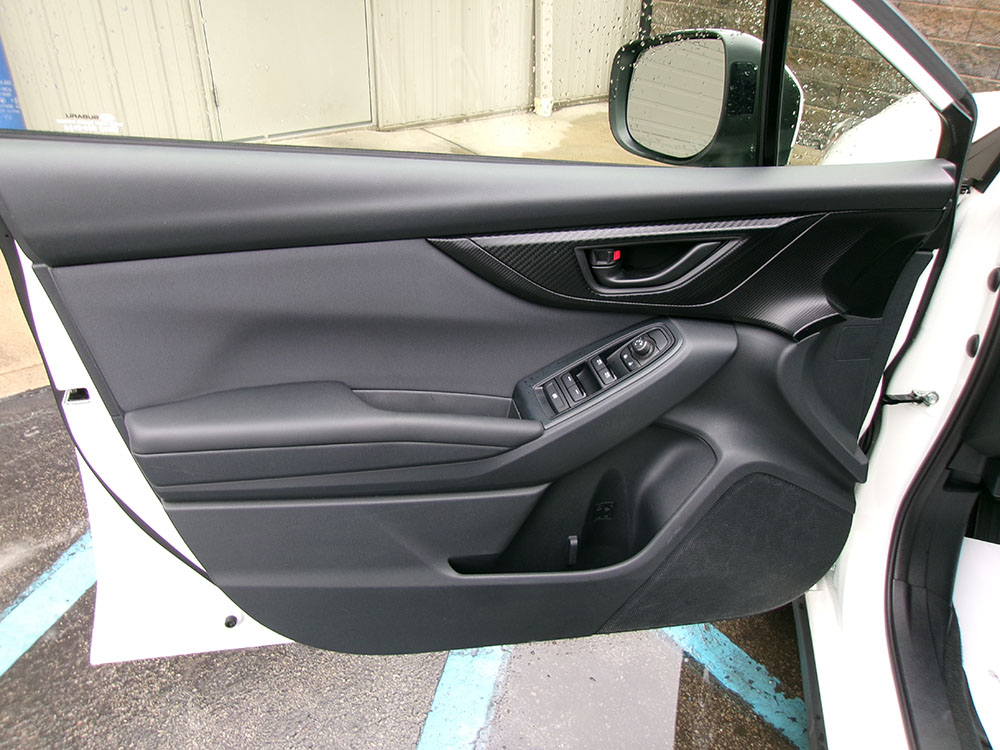 
								SUBARU CROSSTREK PREMIUM full									