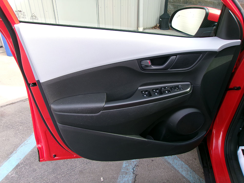 
								HYUNDAI KONA SEL full									