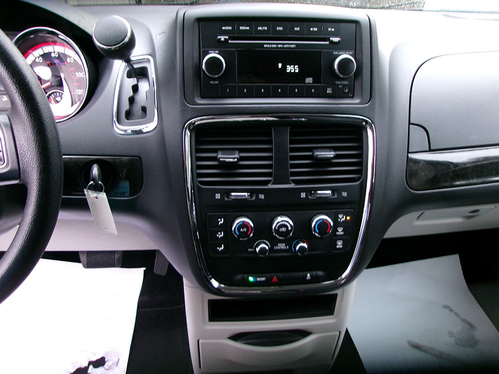 
								DODGE GRAND CARAVAN SE full									