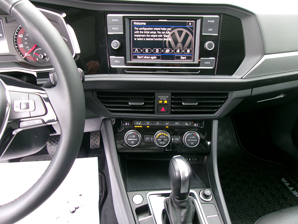 
								VOLKSWAGEN JETTA SE full									