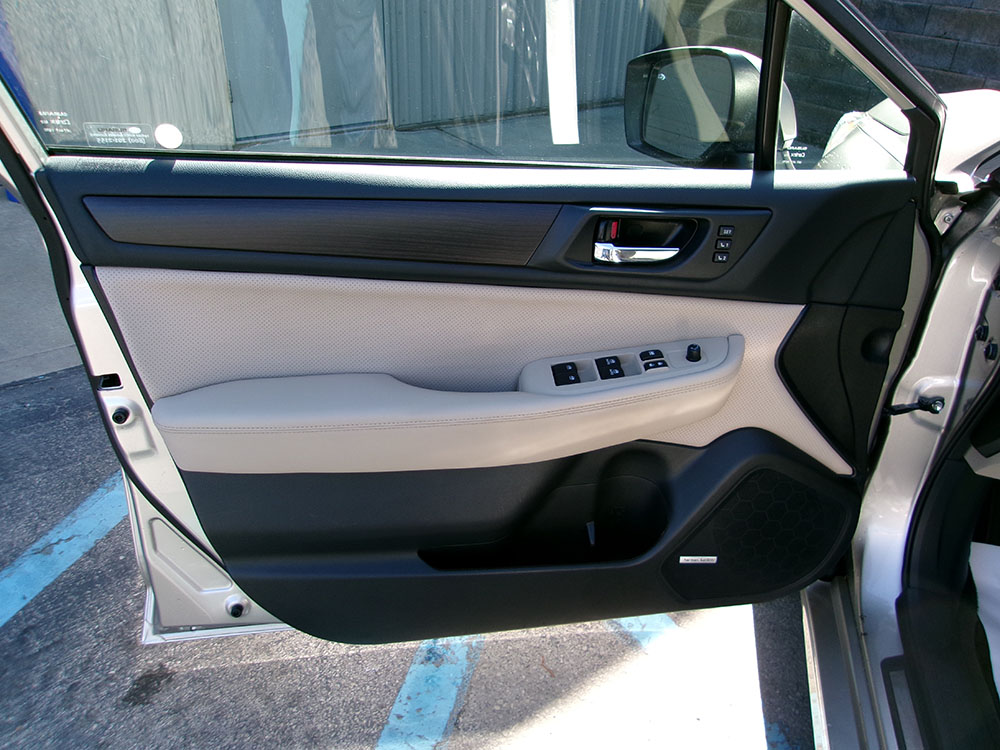 
								SUBARU LEGACY LIMITED full									