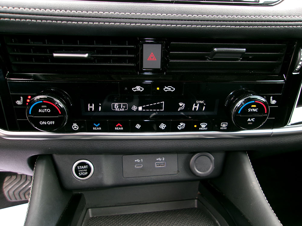 
								NISSAN ROGUE SL full									