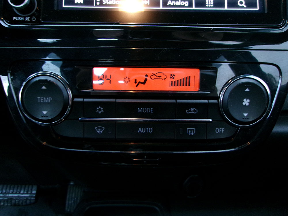 
								MITSUBISHI MIRAGE G4 ES full									