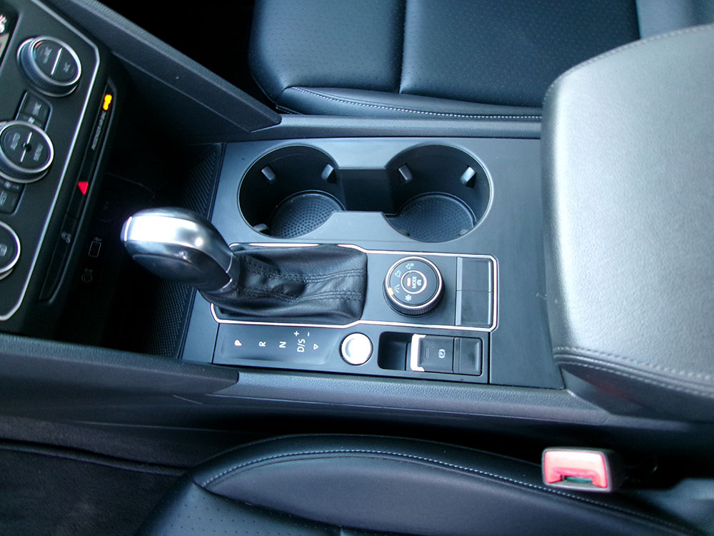 
								VOLKSWAGEN ATLAS SE full									