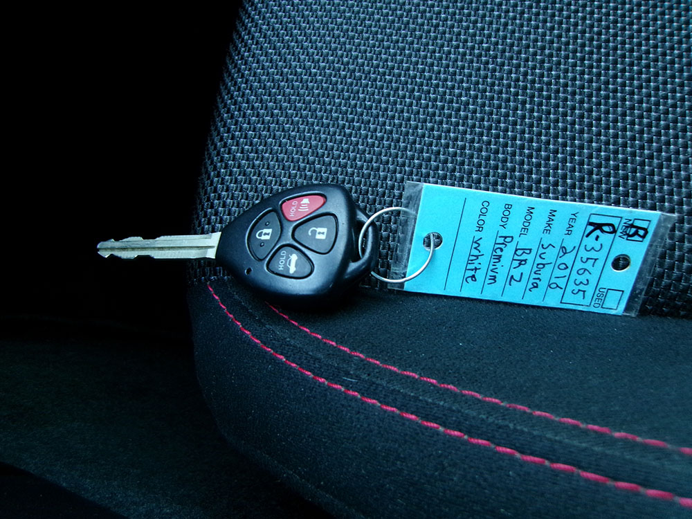 
								SUBARU BRZ PREMIUM full									