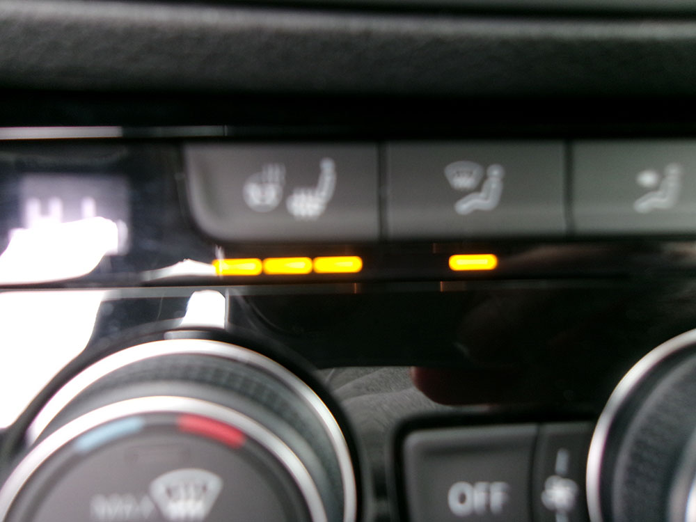 
								VOLKSWAGEN JETTA SE full									