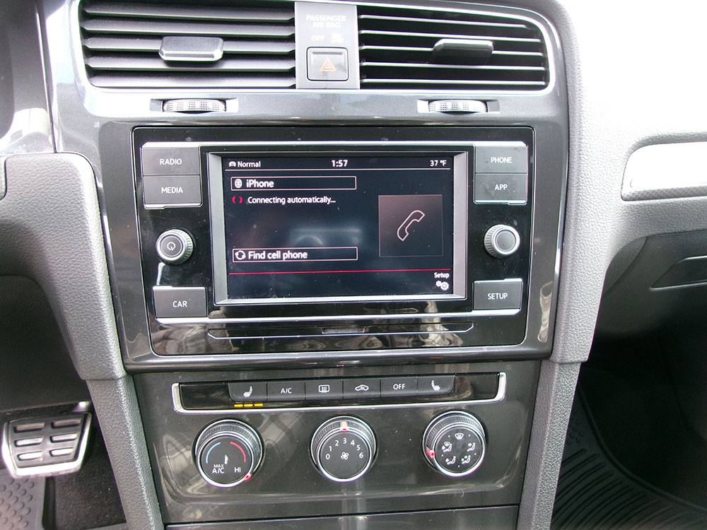 
								VOLKSWAGEN GOLF ALLTRACK full									