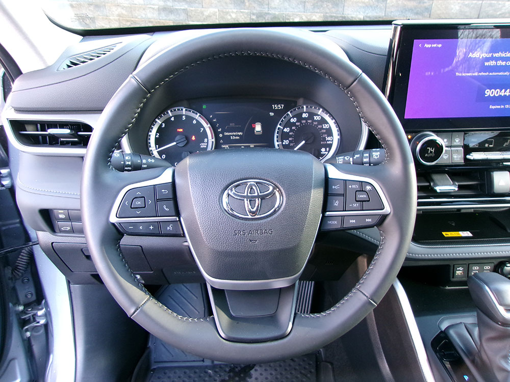 
								TOYOTA HIGHLANDER XLE full									