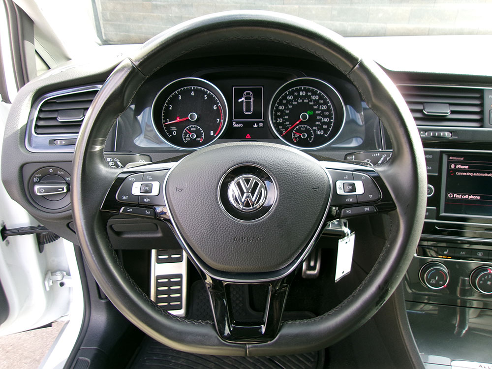 
								VOLKSWAGEN GOLF ALLTRACK full									