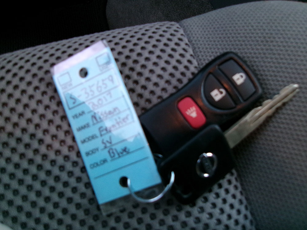 
								NISSAN FRONTIER S CREW CAB full									