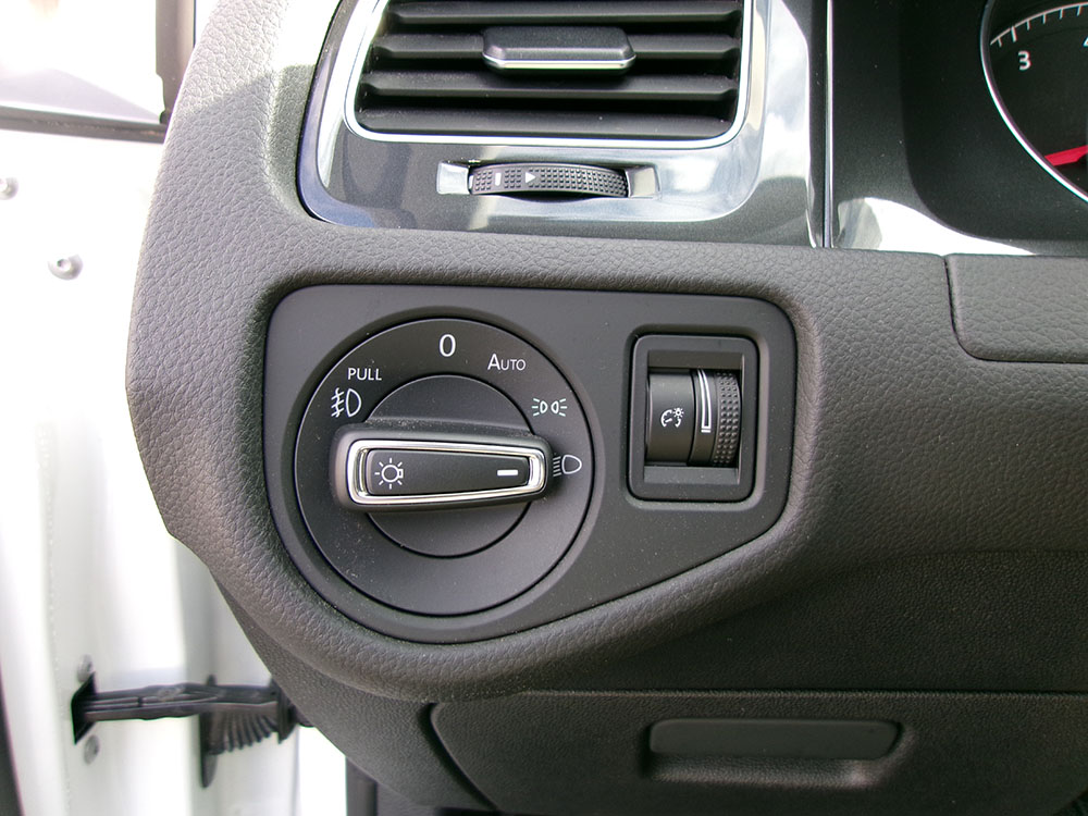 
								VOLKSWAGEN GOLF ALLTRACK full									