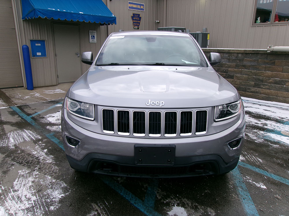 
								JEEP GRAND CHEROKEE LAREDO full									