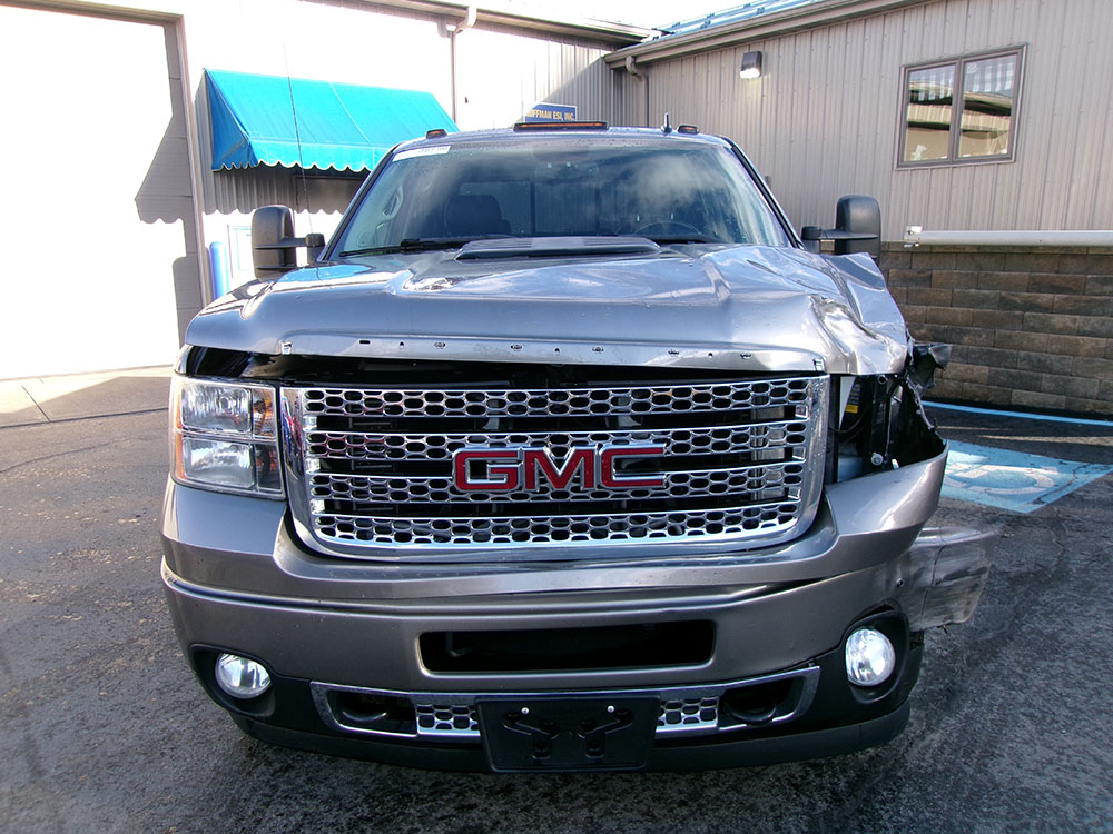 
								GMC SIERRA 2500 DENALI CREW CAB full									