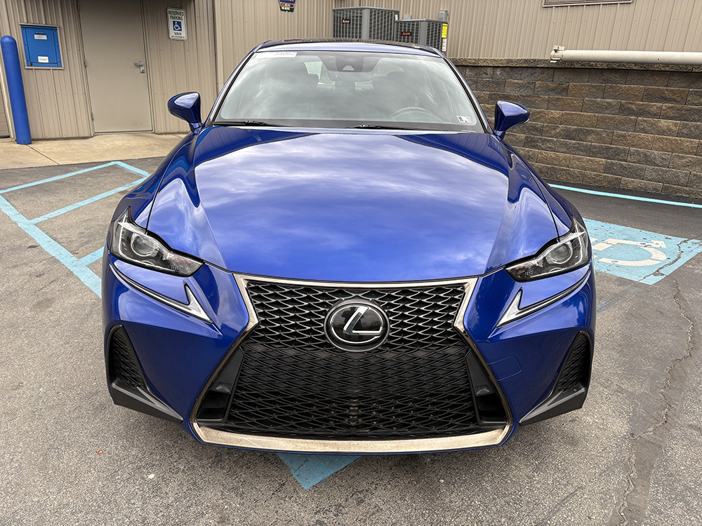 
								LEXUS IS300 F-SPORT full									