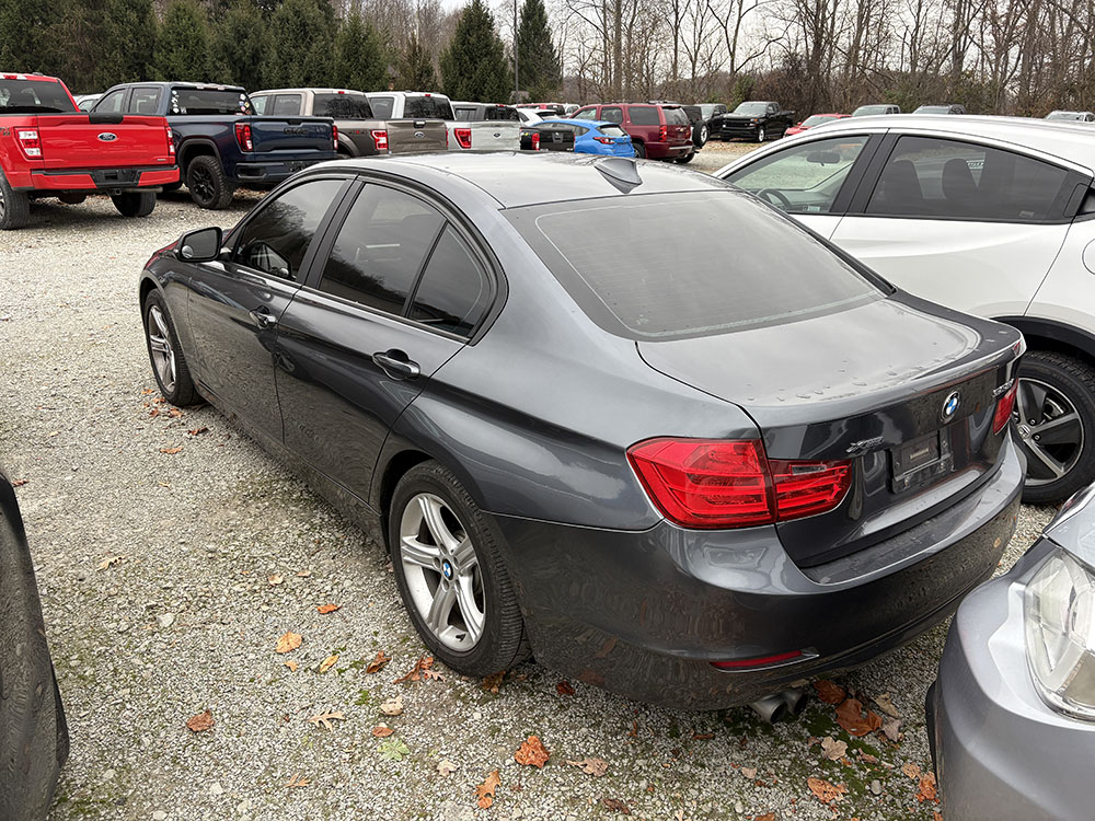 
								BMW 3 SERIES 328i full									