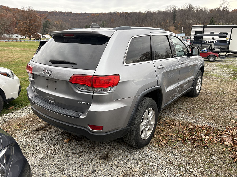 
								JEEP GRAND CHEROKEE LAREDO full									