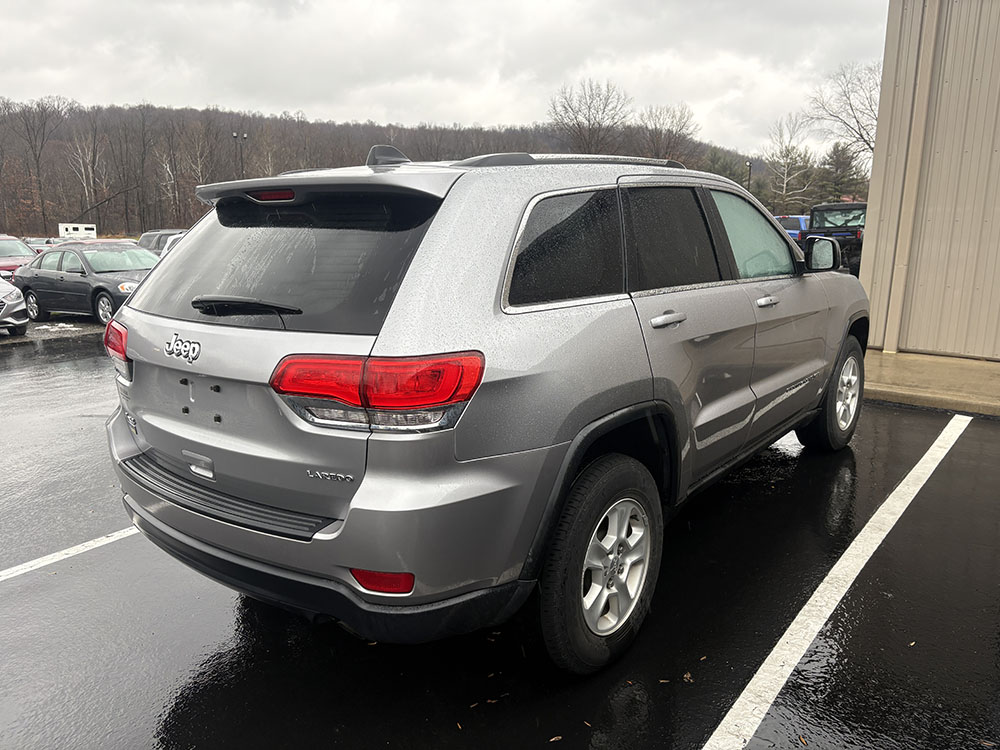 
								JEEP GRAND CHEROKEE LAREDO full									