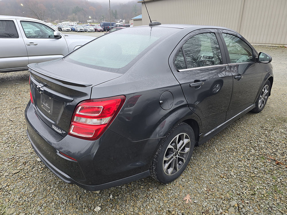 
								CHEVROLET SONIC LT full									