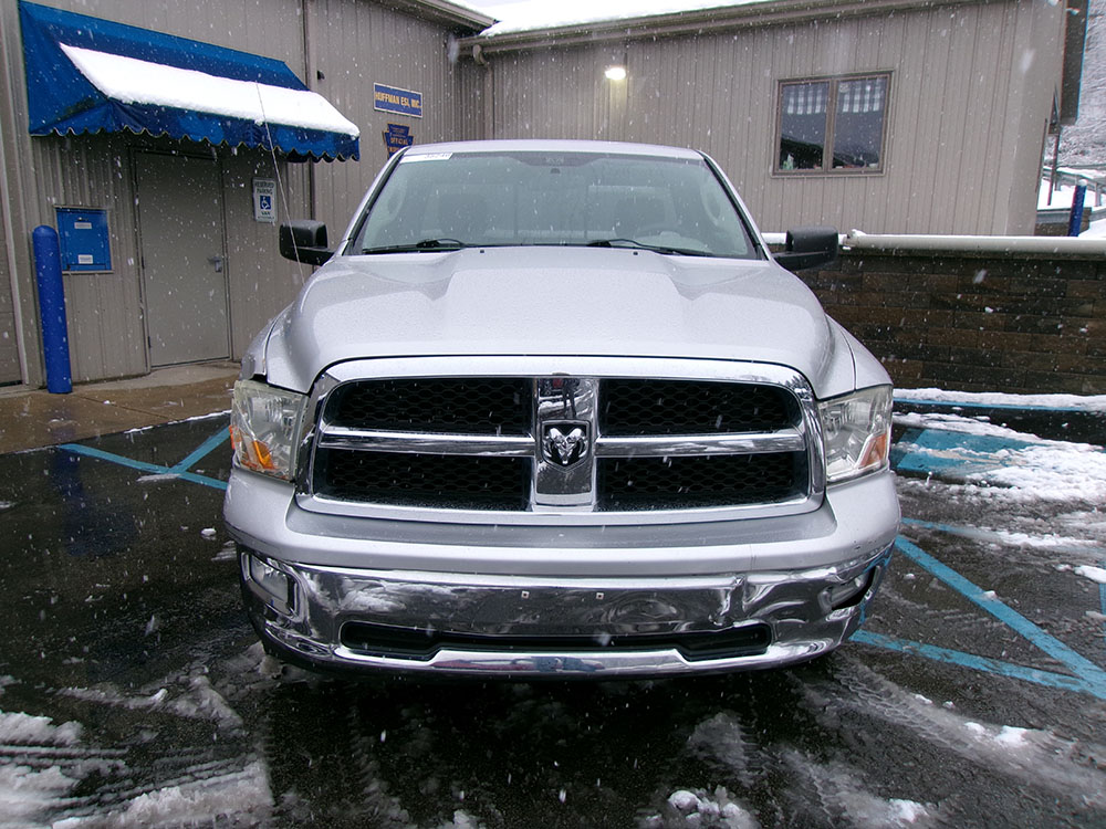
								RAM 1500 SLT REG CAB full									