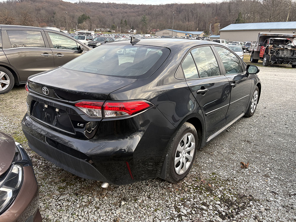 
								TOYOTA COROLLA LE full									