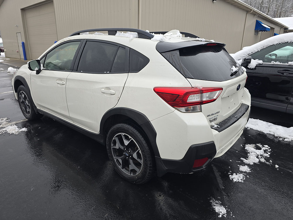 
								SUBARU CROSSTREK PREMIUM full									