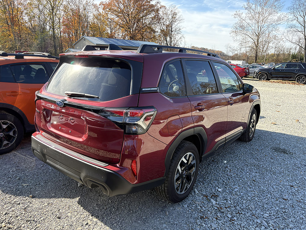 
								SUBARU FORESTER PREMIUM full									