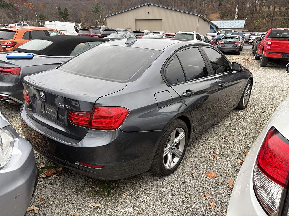 
								BMW 3 SERIES 328i full									