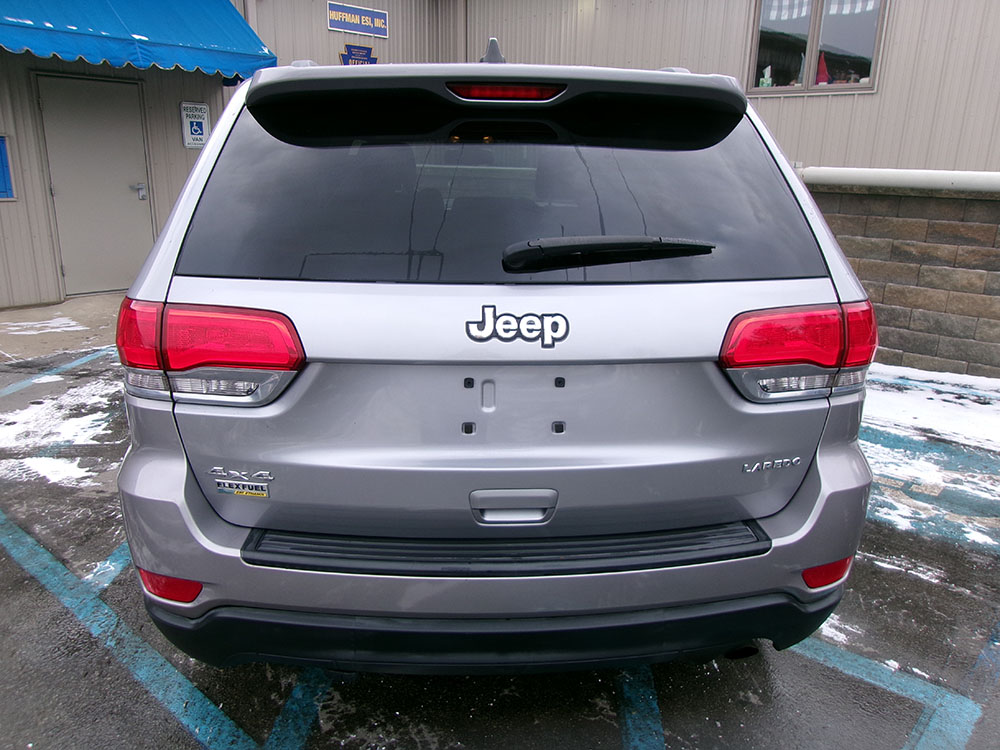 
								JEEP GRAND CHEROKEE LAREDO full									