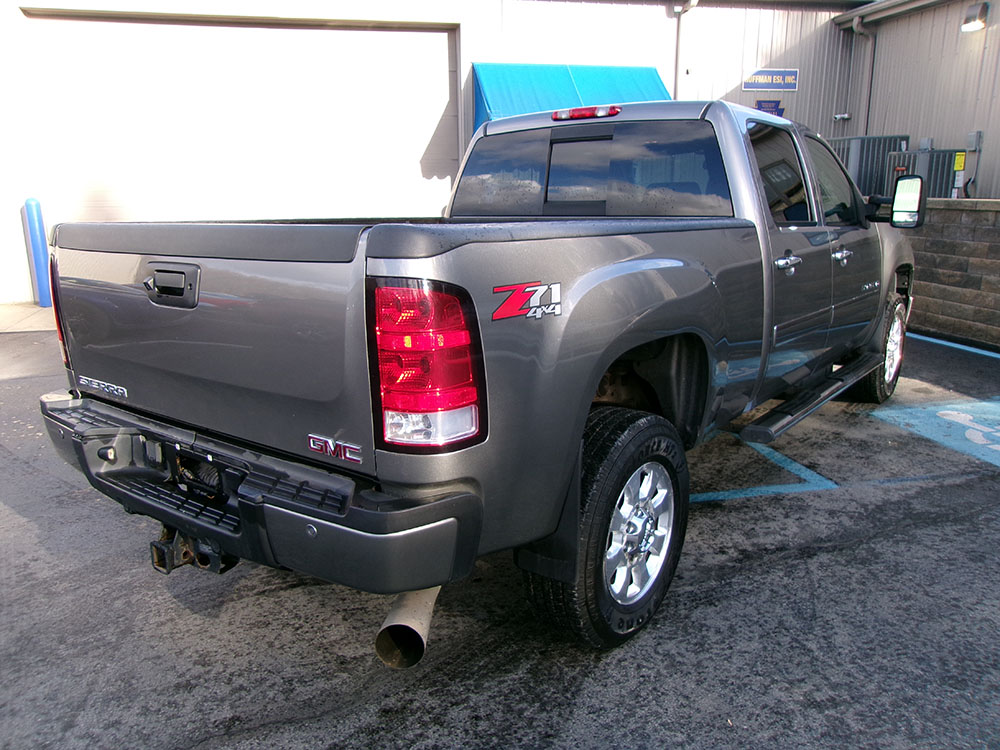 
								GMC SIERRA 2500 DENALI CREW CAB full									