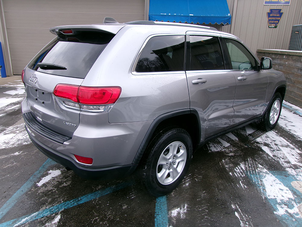 
								JEEP GRAND CHEROKEE LAREDO full									