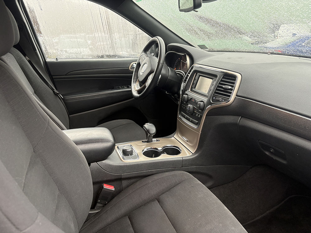 
								JEEP GRAND CHEROKEE LAREDO full									