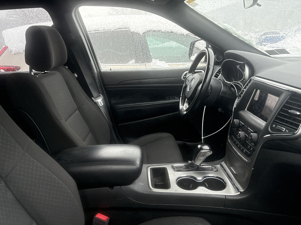 
								JEEP GRAND CHEROKEE LAREDO full									