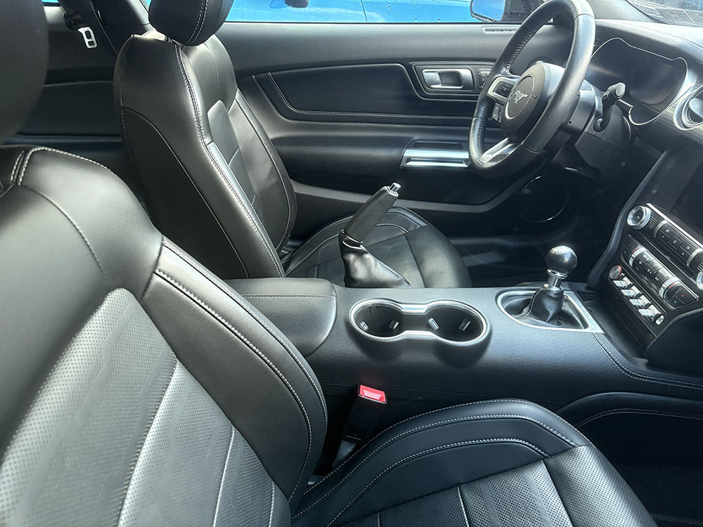 
								FORD MUSTANG GT full									