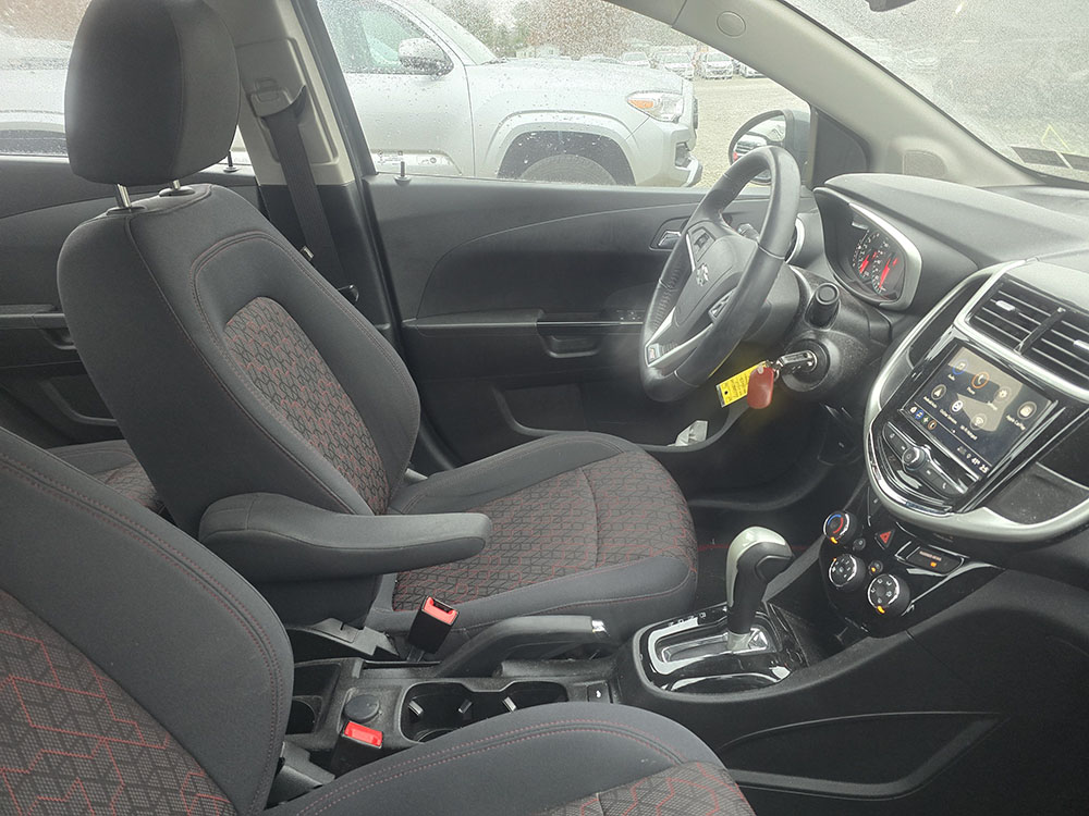 
								CHEVROLET SONIC LT full									