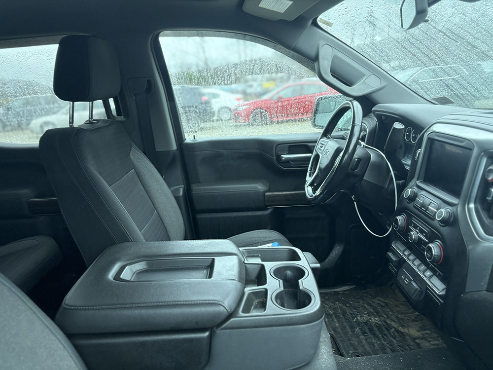 
								CHEVROLET SILVERADO 1500 RST CREW CAB full									