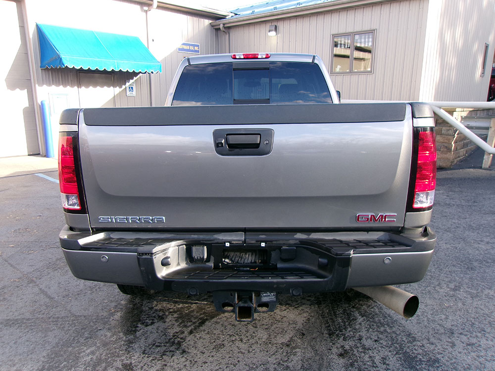 
								GMC SIERRA 2500 DENALI CREW CAB full									