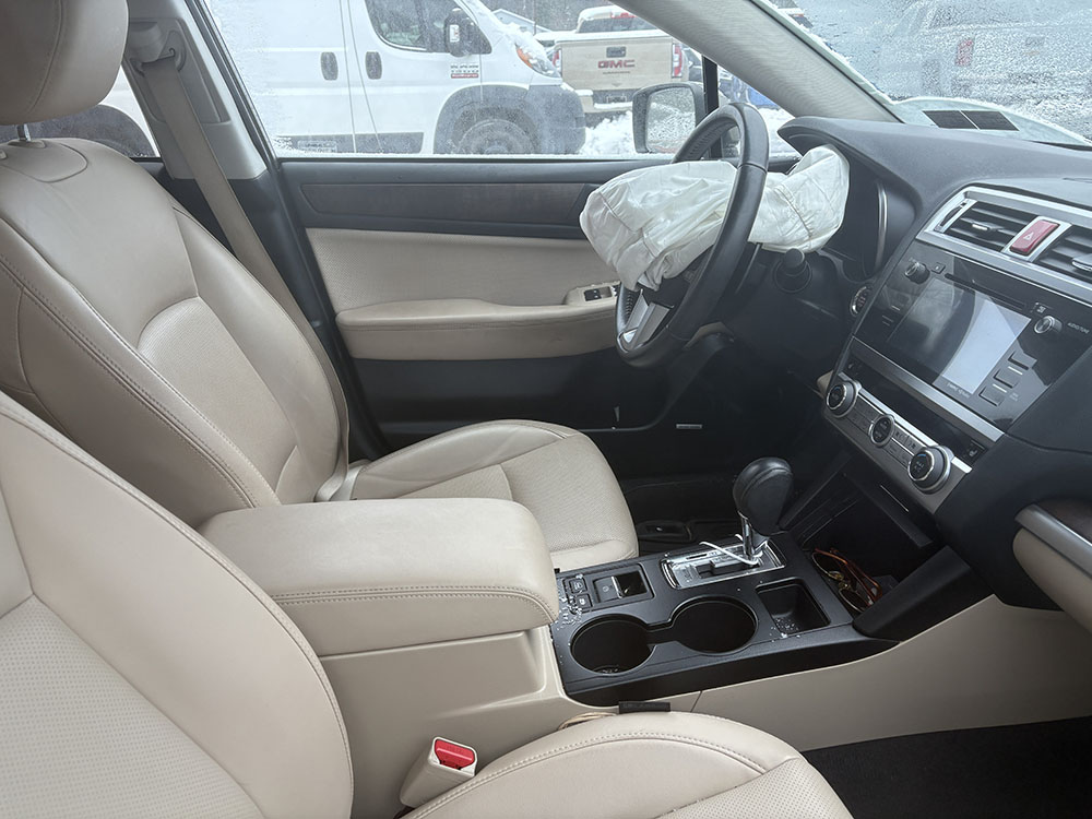 
								SUBARU OUTBACK LIMITED full									